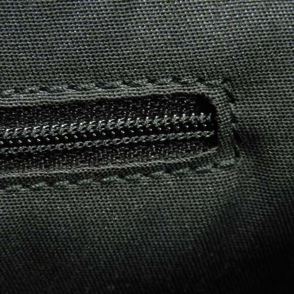 GUCCI Authentic Black Shoulder Bag - Picture 9 of 16